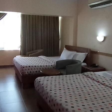 Le Real Hotel Lekki Esterno foto