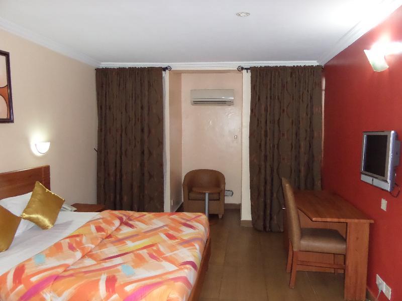 Le Real Hotel Lekki Esterno foto