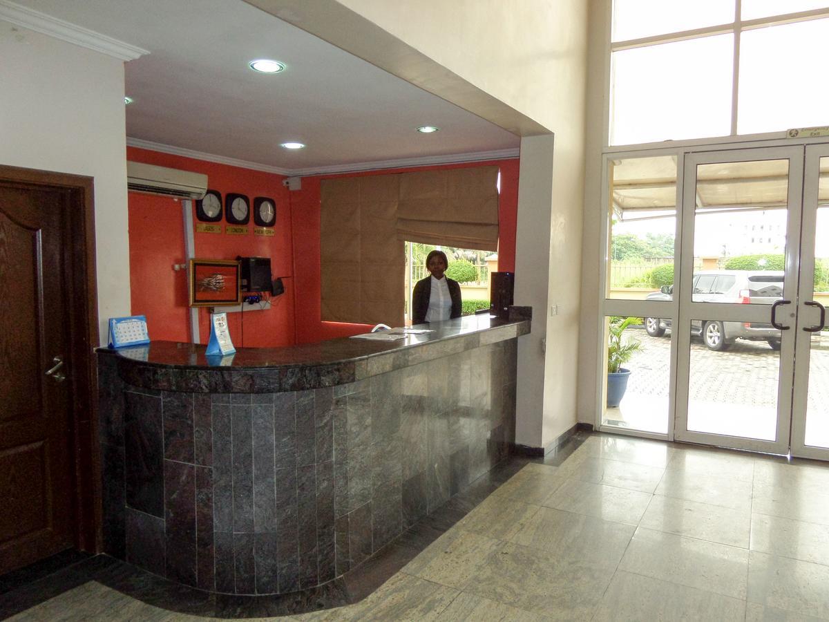 Le Real Hotel Lekki Esterno foto