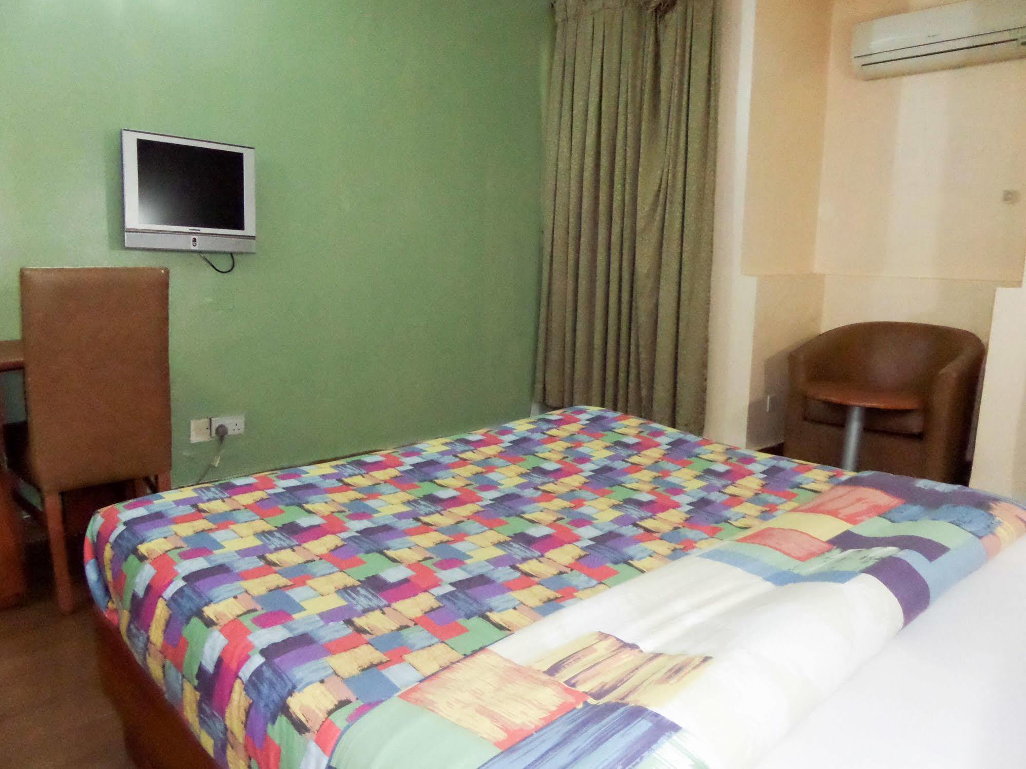 Le Real Hotel Lekki Esterno foto