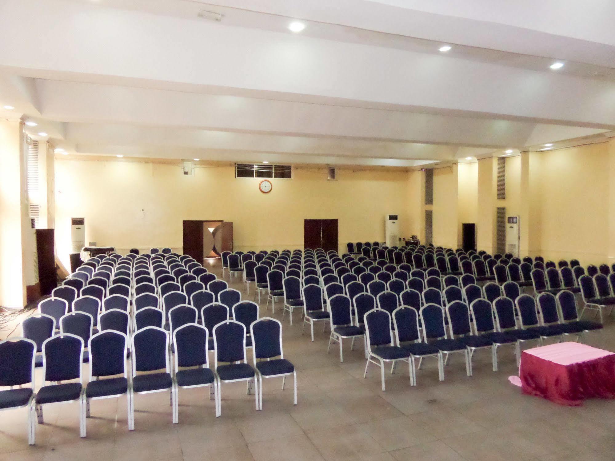 Le Real Hotel Lekki Esterno foto